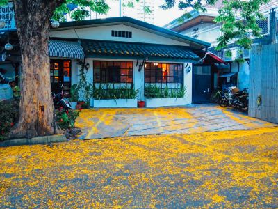 Corner Tree Cafe / 150 Jupiter, Makati, 1209 Metro Manila