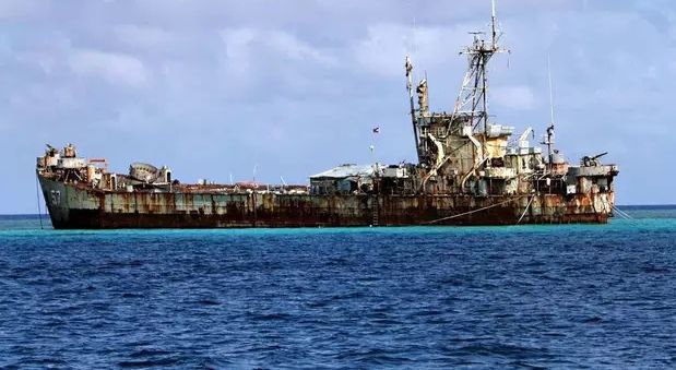 中国使用水炮驱离菲律宾船只是威慑