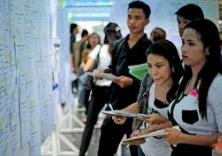 菲律宾统计署(PSA)周三报告，10月本国失业人数略有下降